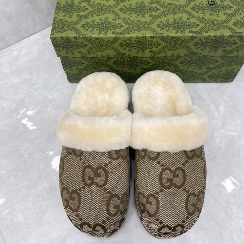 G*u*i slippers
